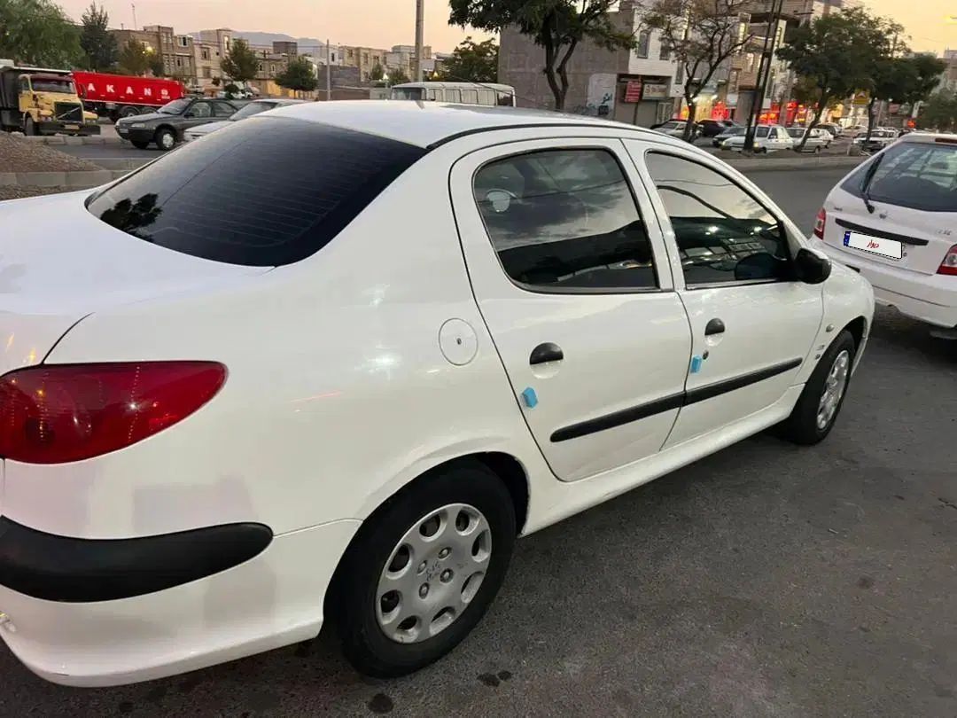 پژو ۲۰۶ صندوق دار v8 - 1394