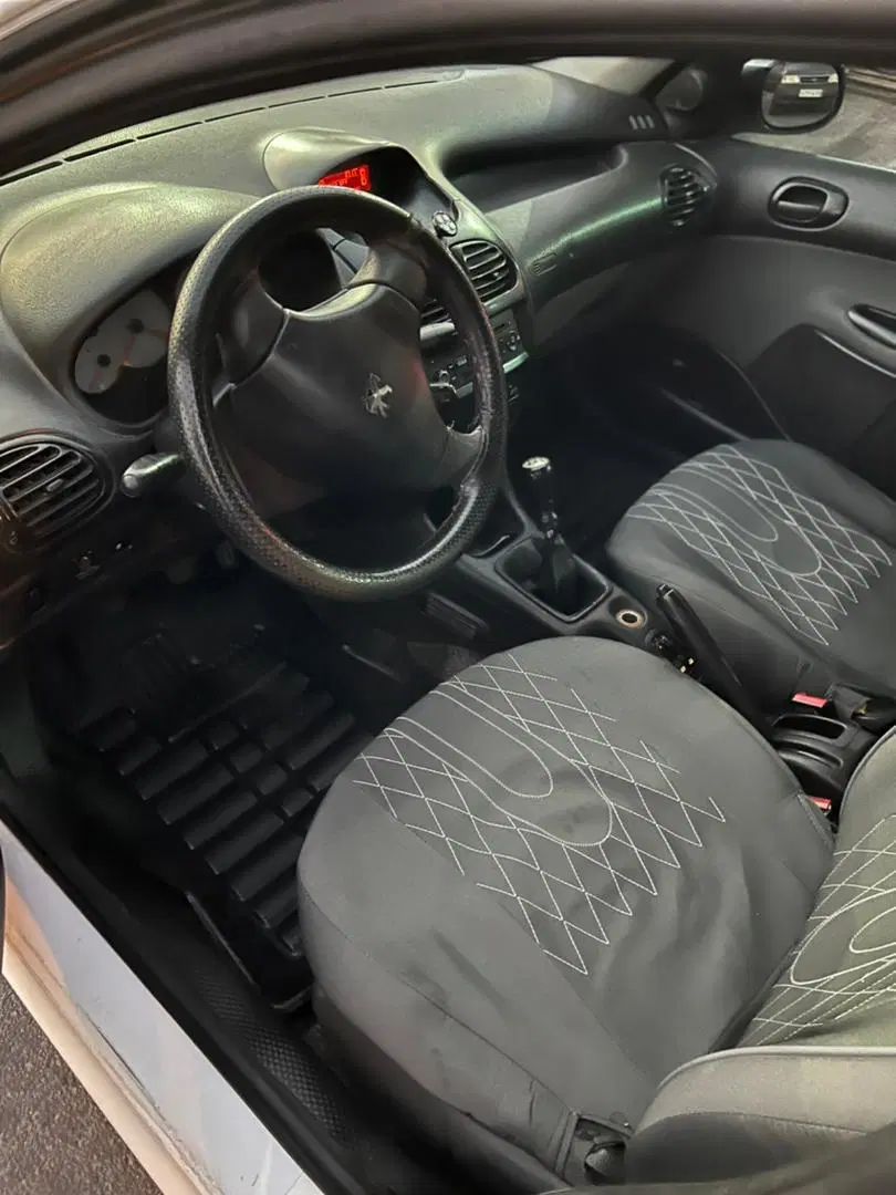 پژو ۲۰۶ صندوق دار v8 - 1394