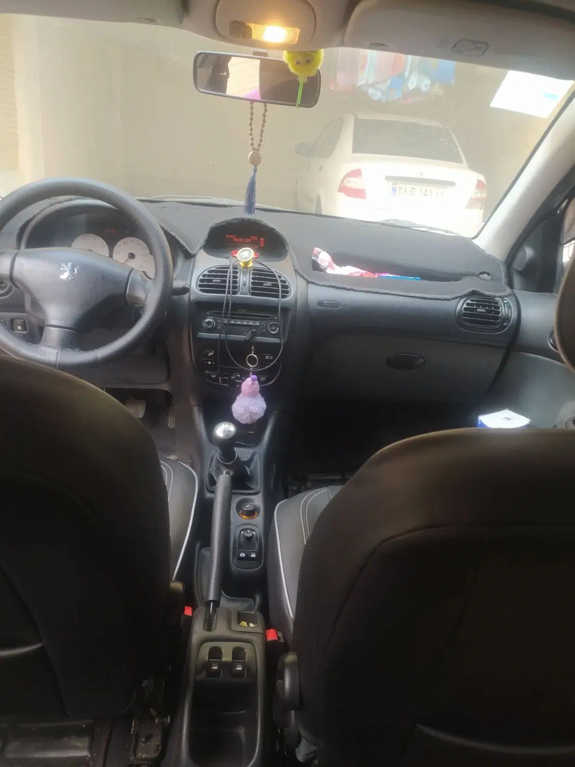 پژو ۲۰۶ صندوق دار v8 - 1398