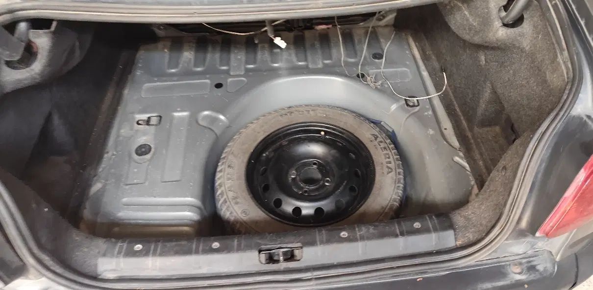 پژو ۲۰۶ صندوق دار v8 - 1390