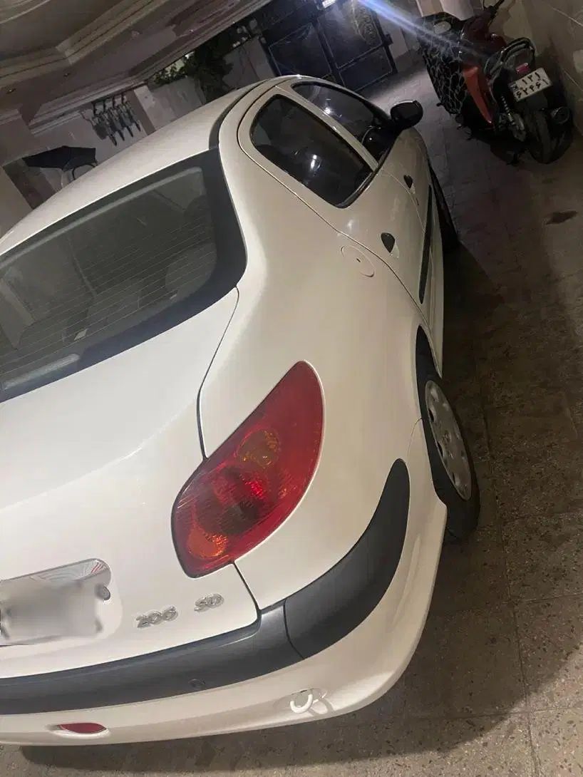 پژو ۲۰۶ صندوق دار v8 - 1396