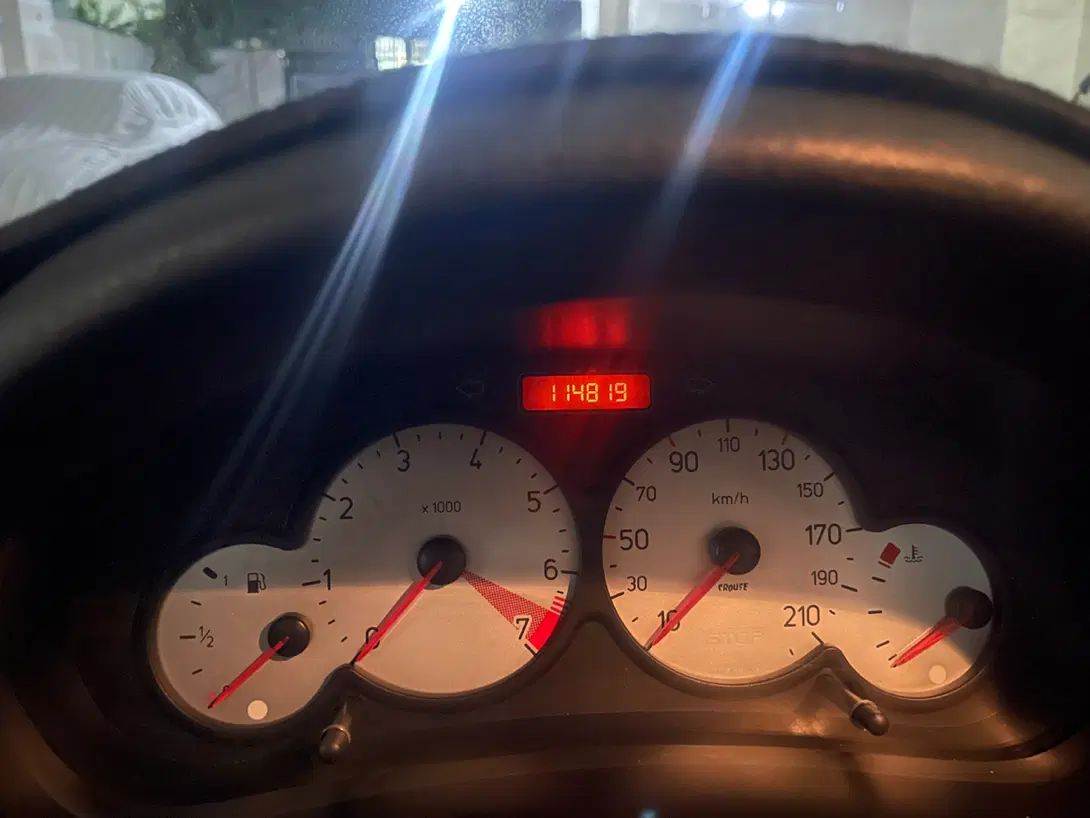 پژو ۲۰۶ صندوق دار v8 - 1396