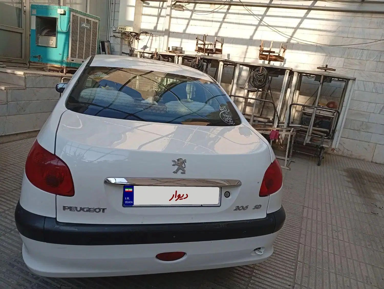 پژو ۲۰۶ صندوق دار v8 - 1396