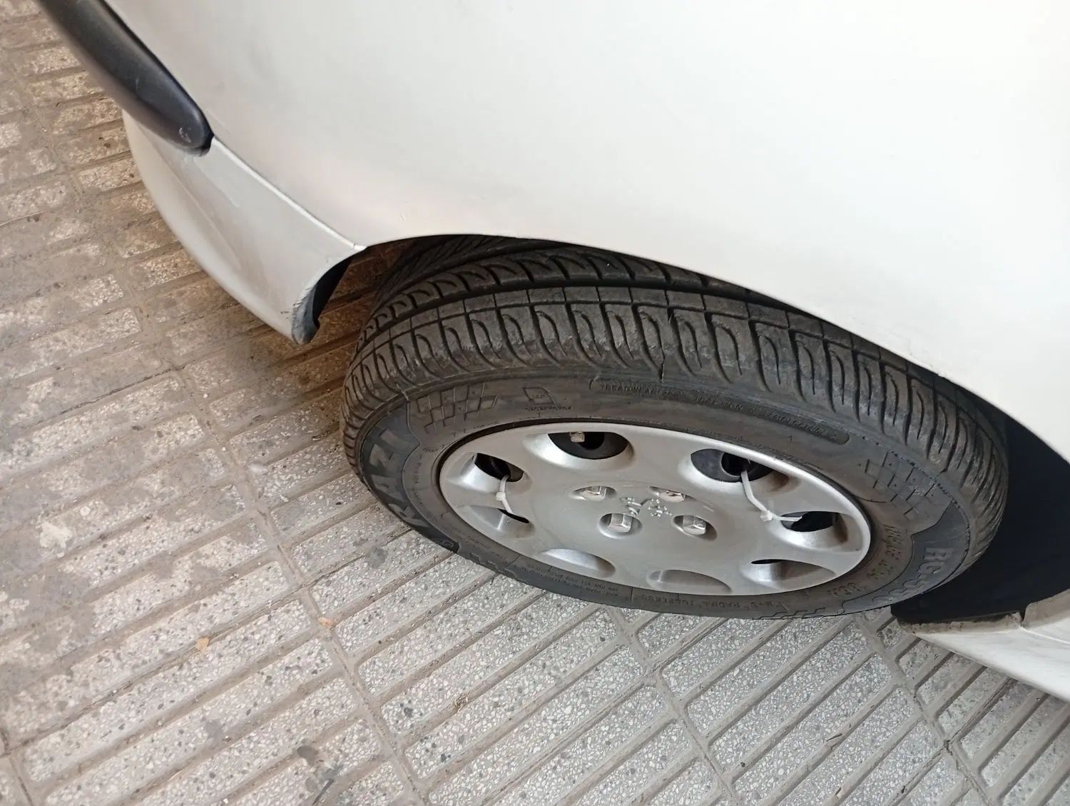 پژو ۲۰۶ صندوق دار v8 - 1396
