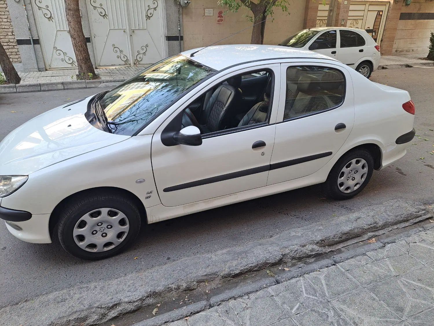 پژو ۲۰۶ صندوق دار v8 - 1398