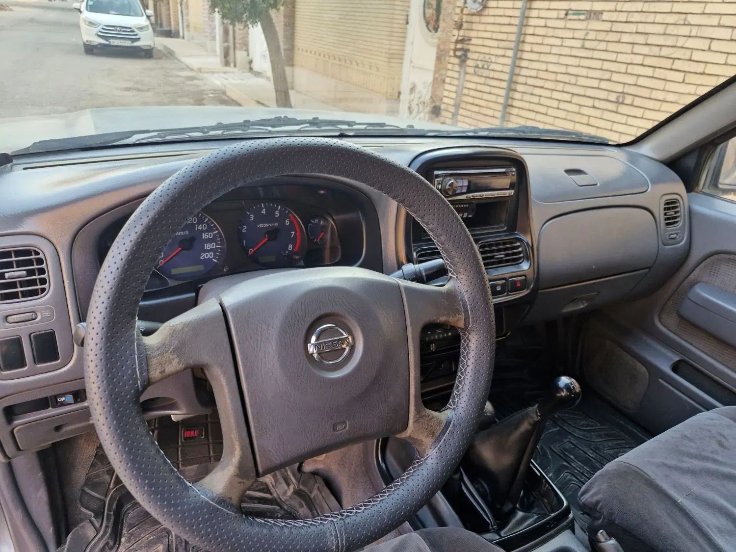 نیسان رونیز دنده‌ای - 1387