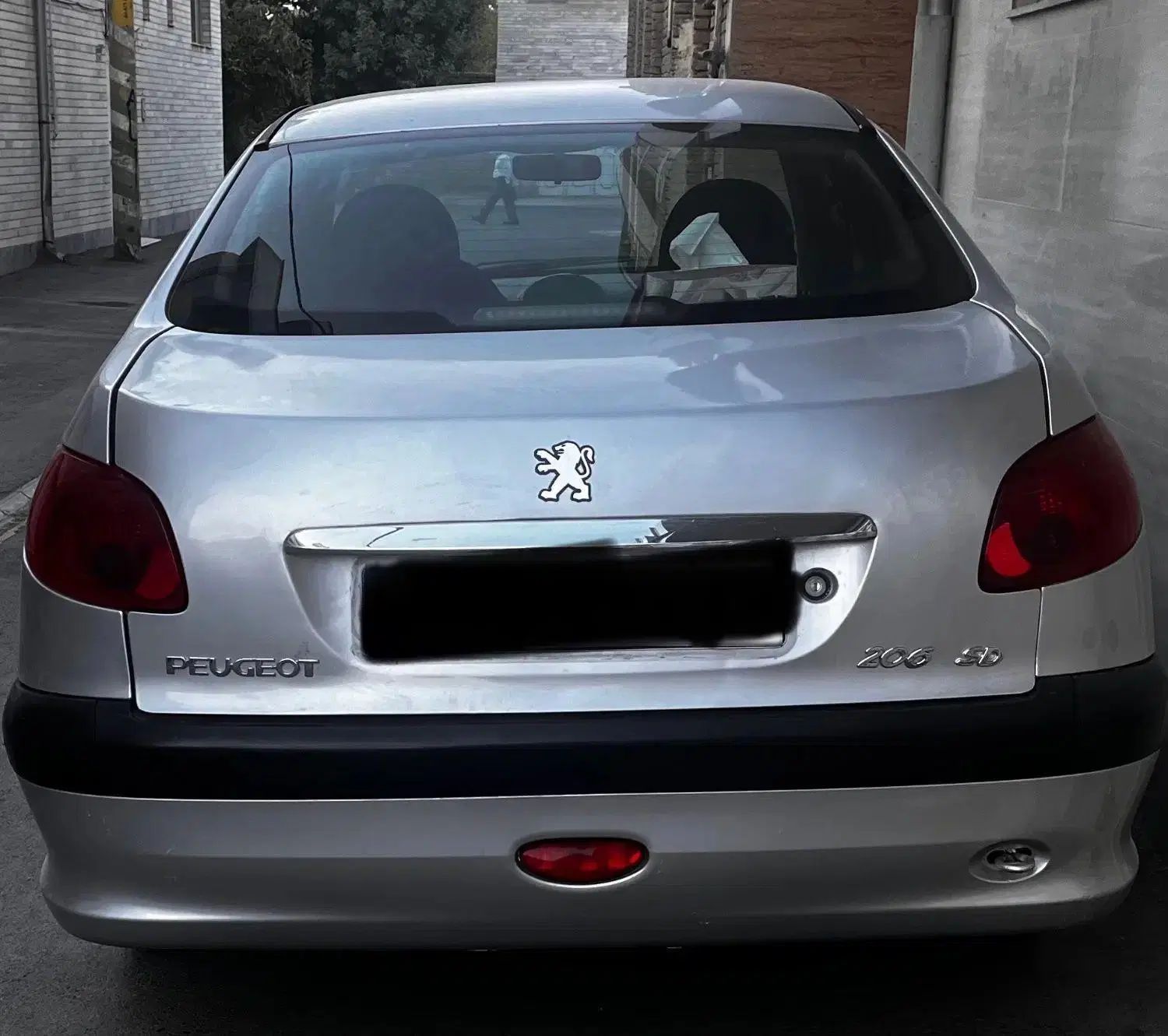 پژو ۲۰۶ صندوق دار v8 - 1390