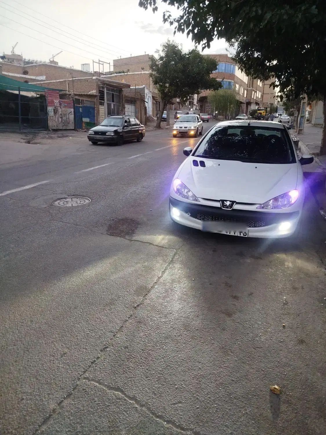 پژو ۲۰۶ صندوق دار v8 - 1395
