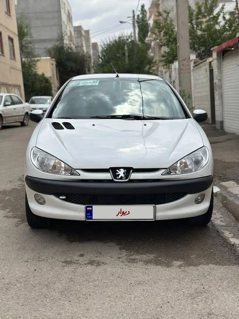 پژو ۲۰۶ صندوق دار v8 - 1396