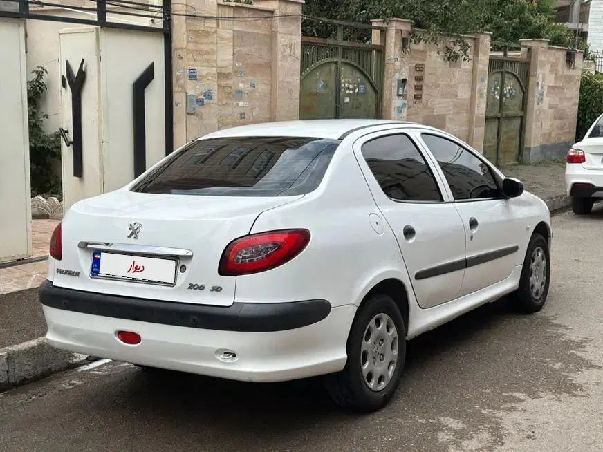 پژو ۲۰۶ صندوق دار v8 - 1396