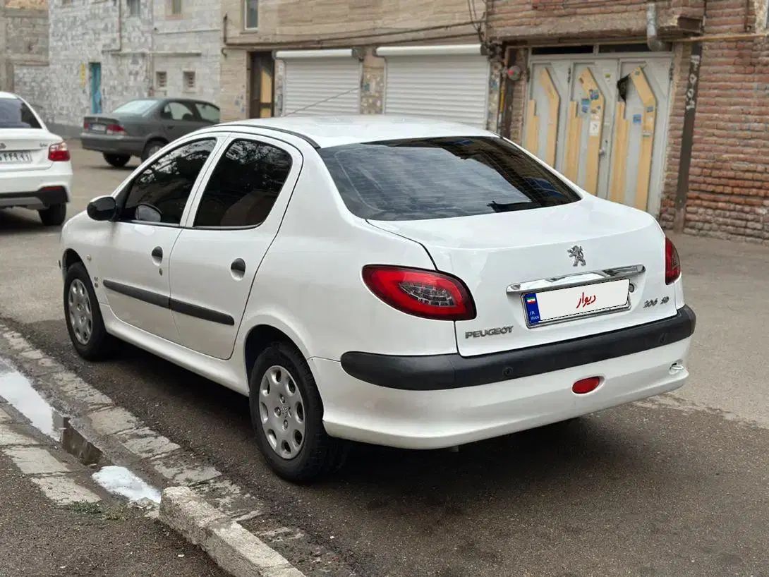 پژو ۲۰۶ صندوق دار v8 - 1396