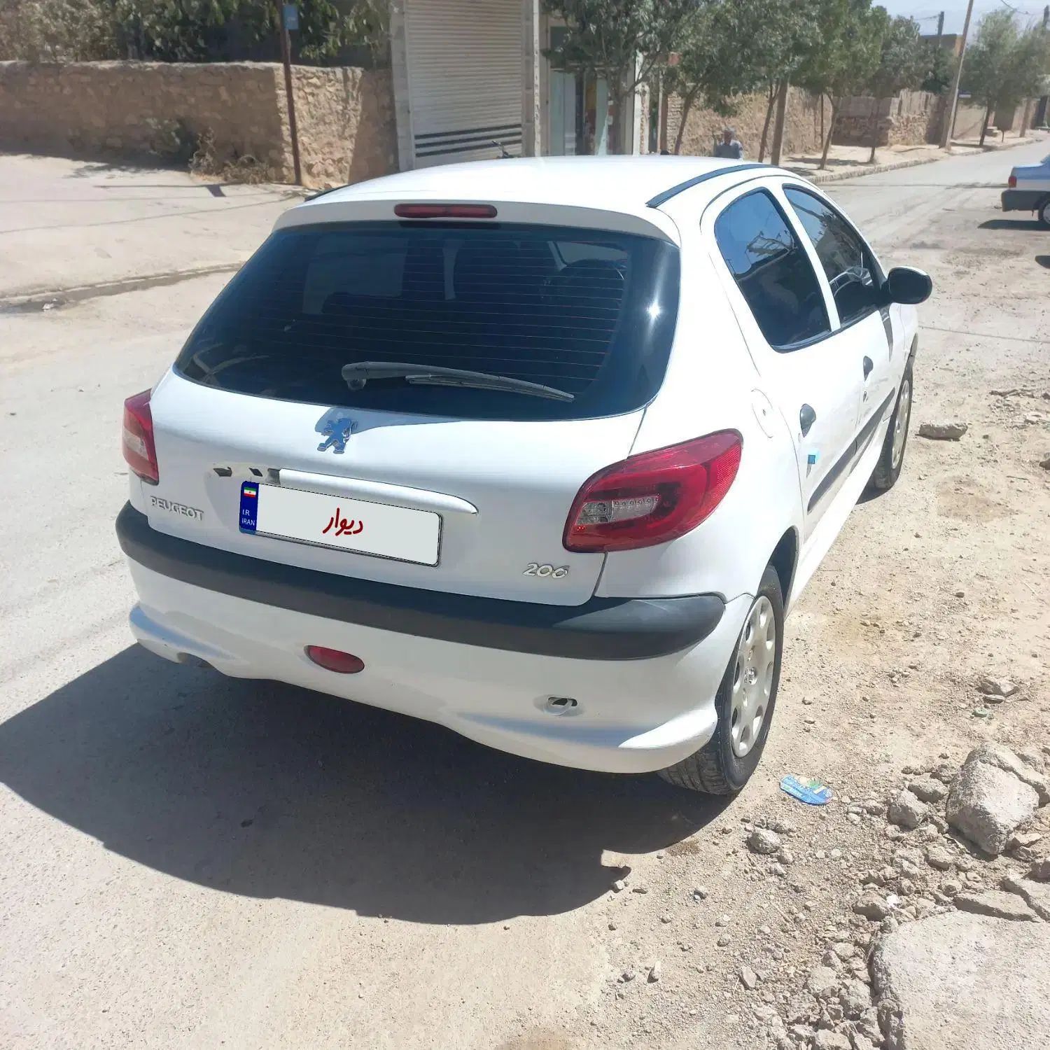 پژو 206 تیپ 3 - 1390