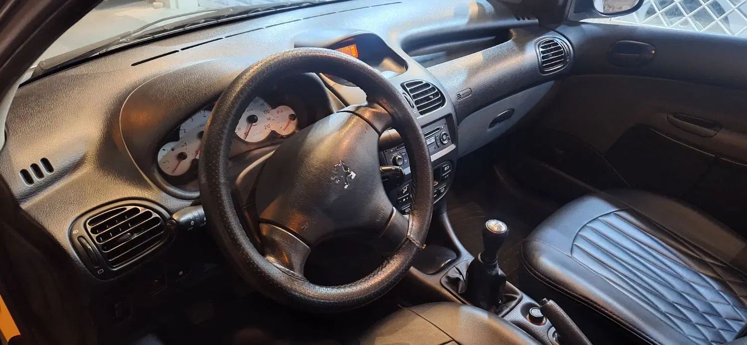 پژو ۲۰۶ صندوق دار v8 - 1399
