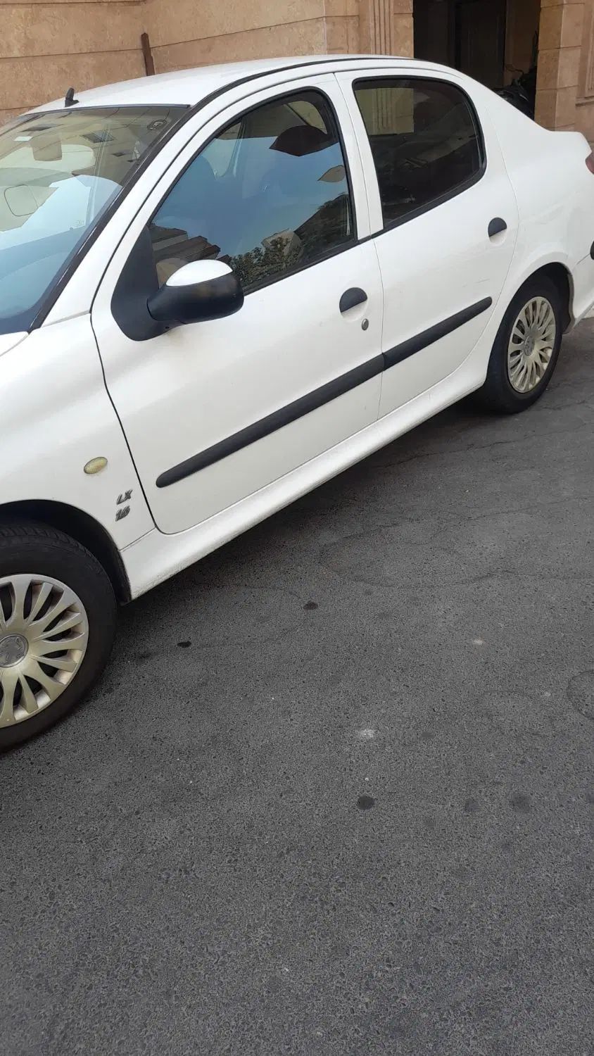پژو ۲۰۶ صندوق دار v8 - 1393