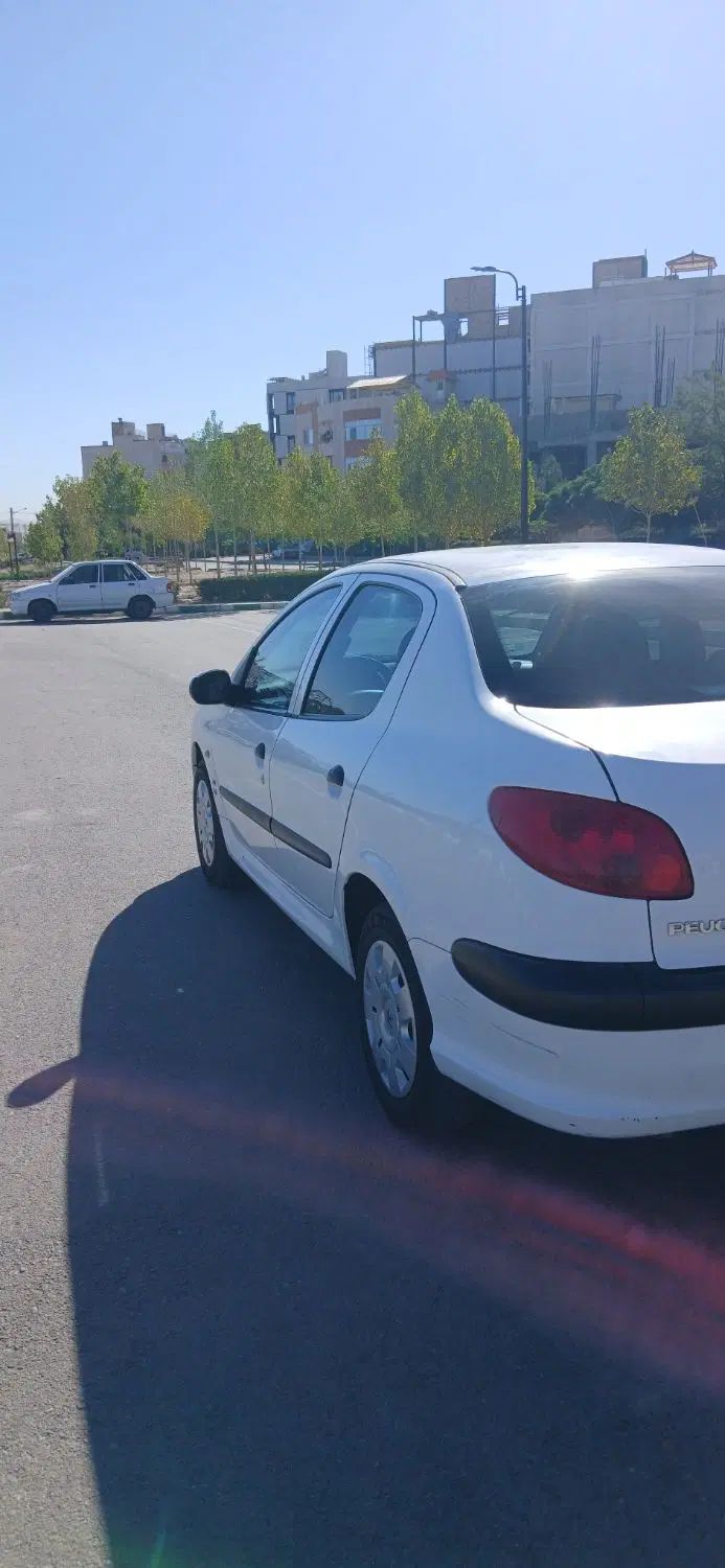 پژو ۲۰۶ صندوق دار v8 - 1396