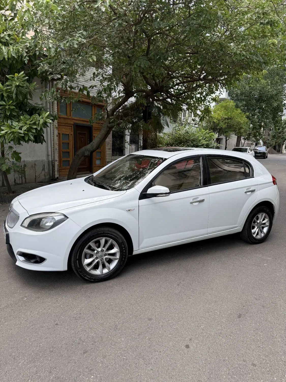خودرو برلیانس، H320 آگهی ann_20387440