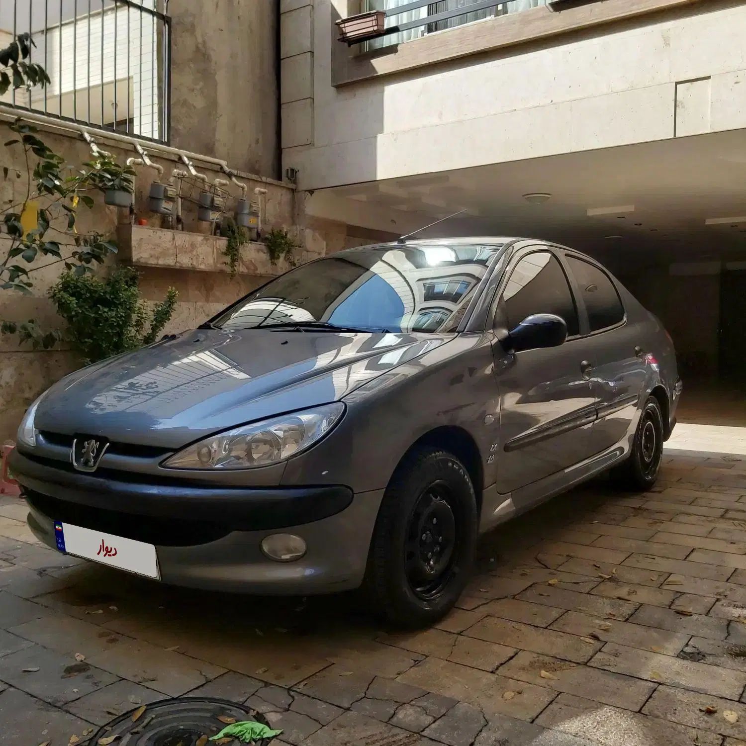 پژو ۲۰۶ صندوق دار v8 - 1392