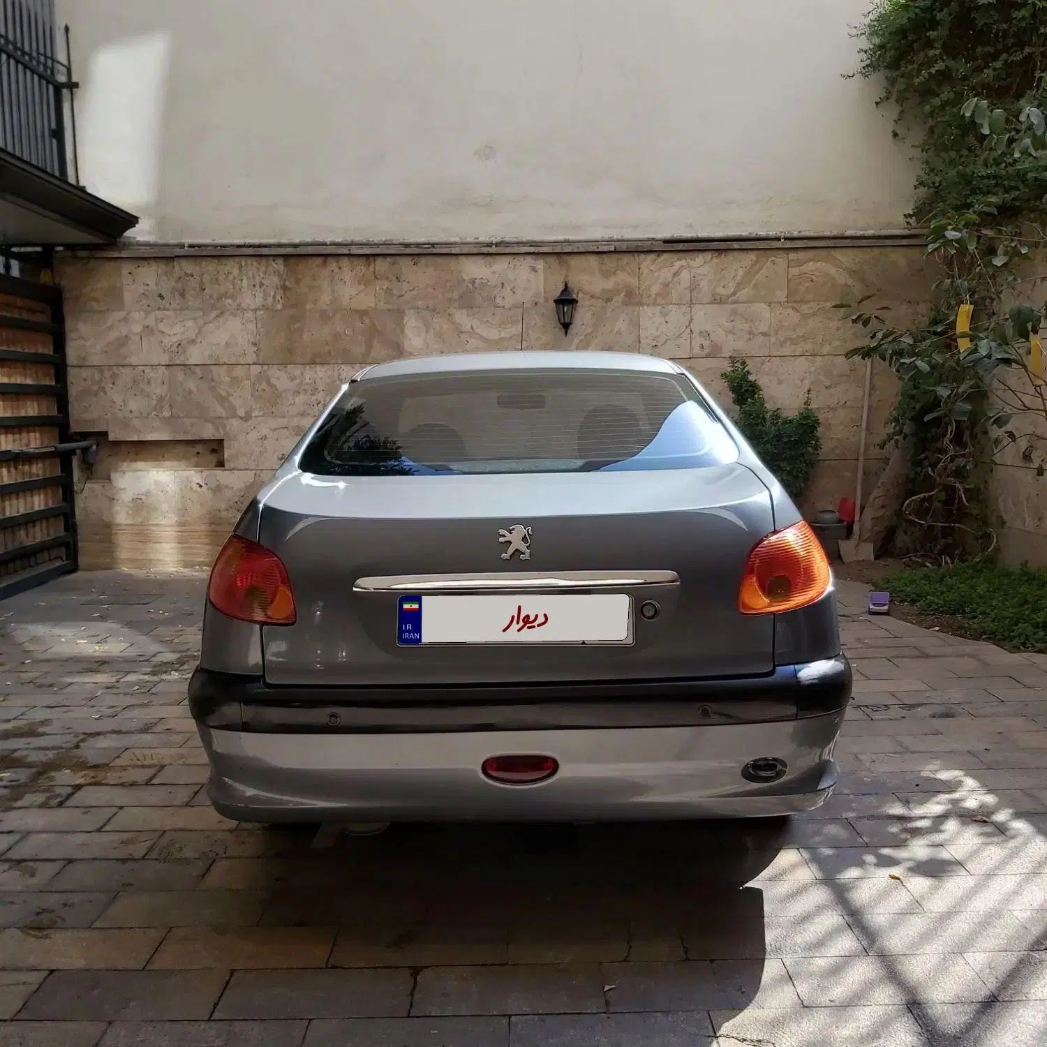 پژو ۲۰۶ صندوق دار v8 - 1392