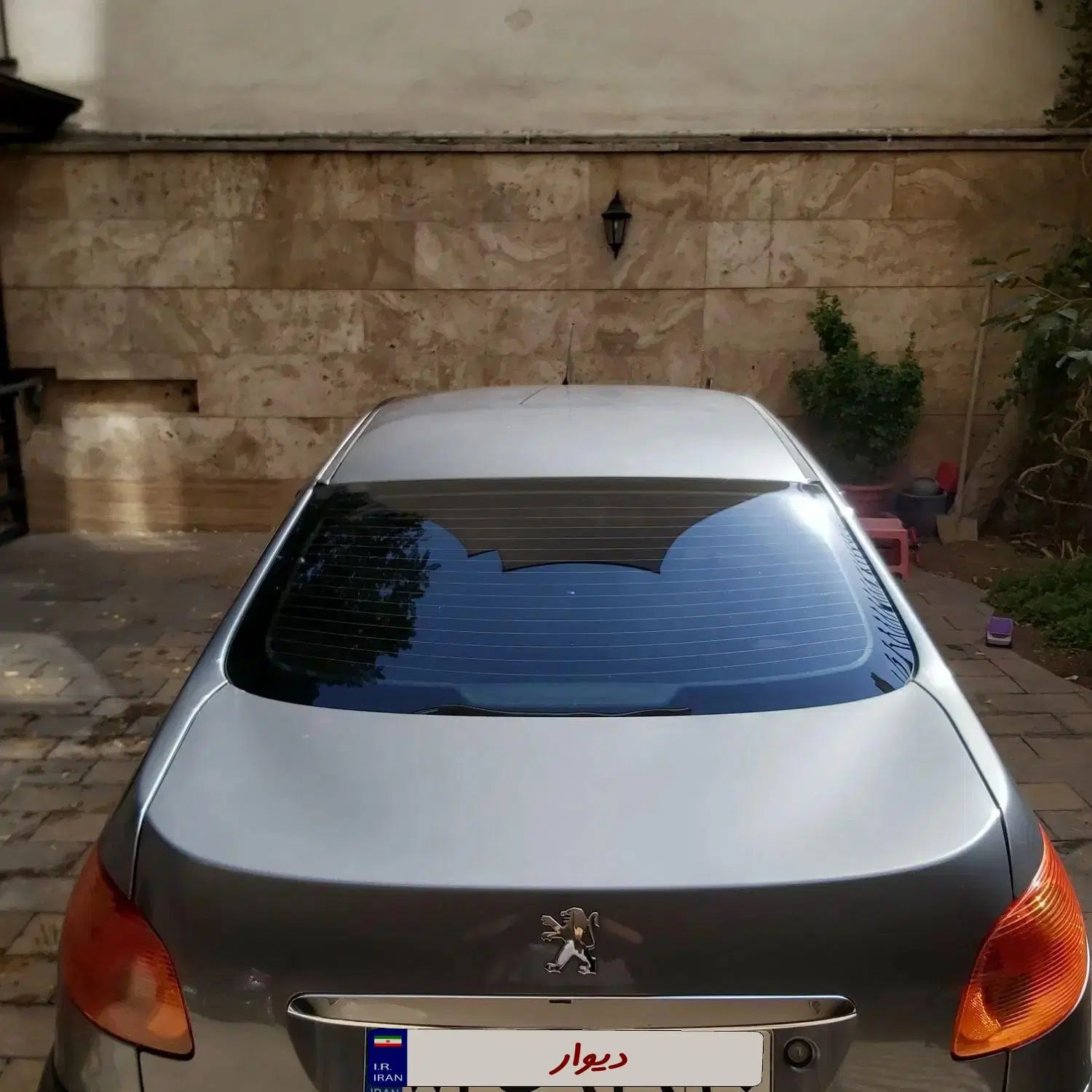 پژو ۲۰۶ صندوق دار v8 - 1392