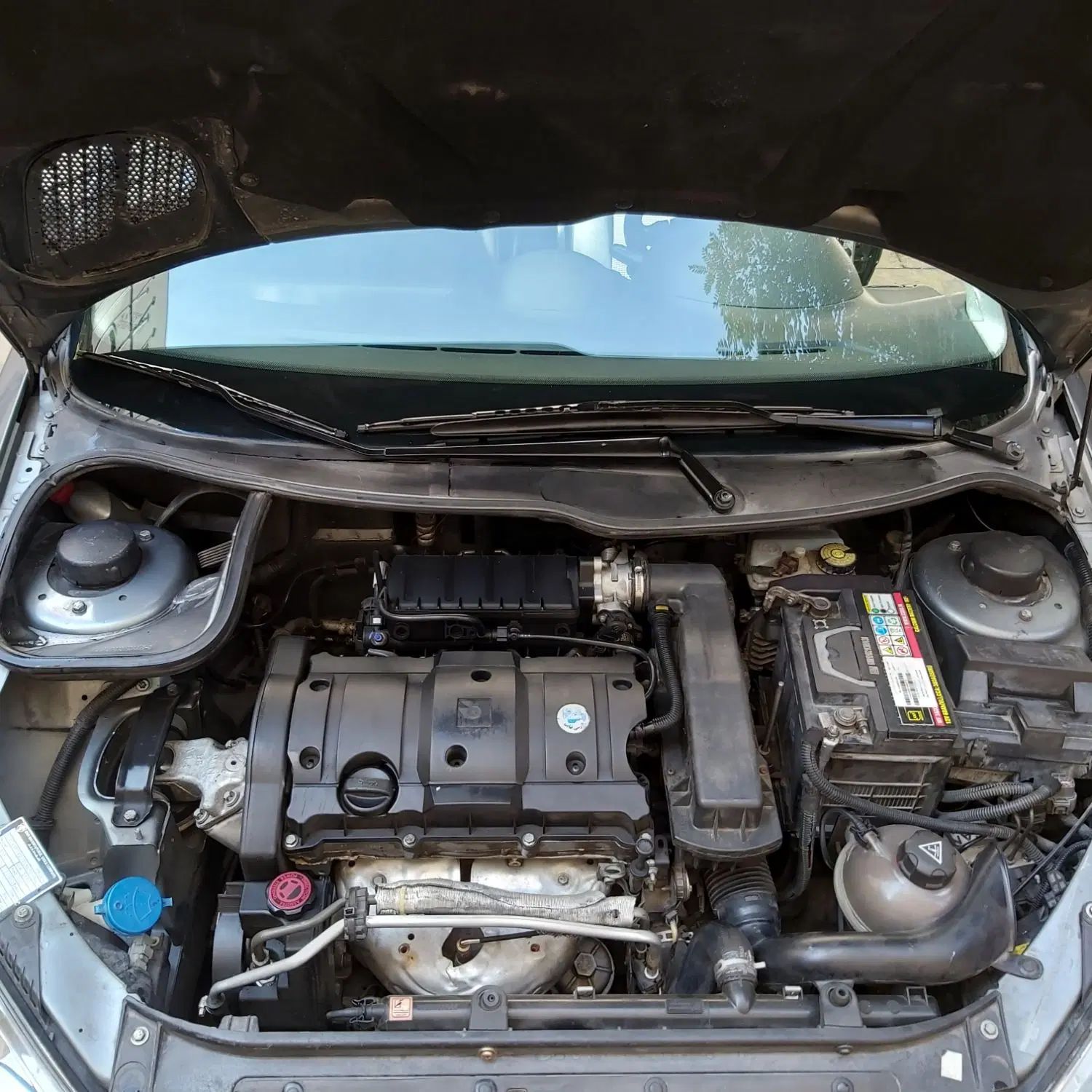 پژو ۲۰۶ صندوق دار v8 - 1392
