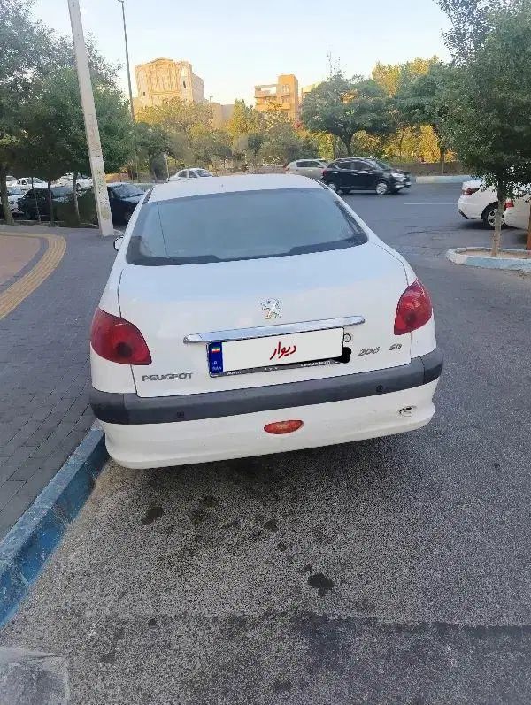 پژو ۲۰۶ صندوق دار v8 - 1393