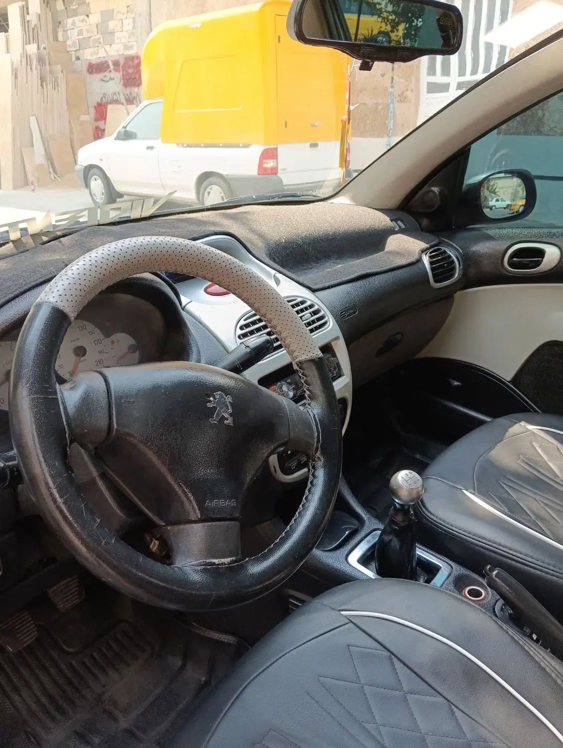 پژو ۲۰۶ صندوق دار v8 - 1390