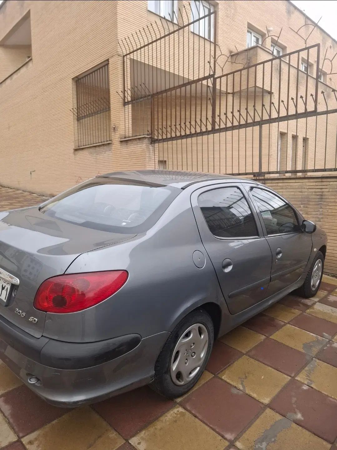 پژو ۲۰۶ صندوق دار v8 - 1393