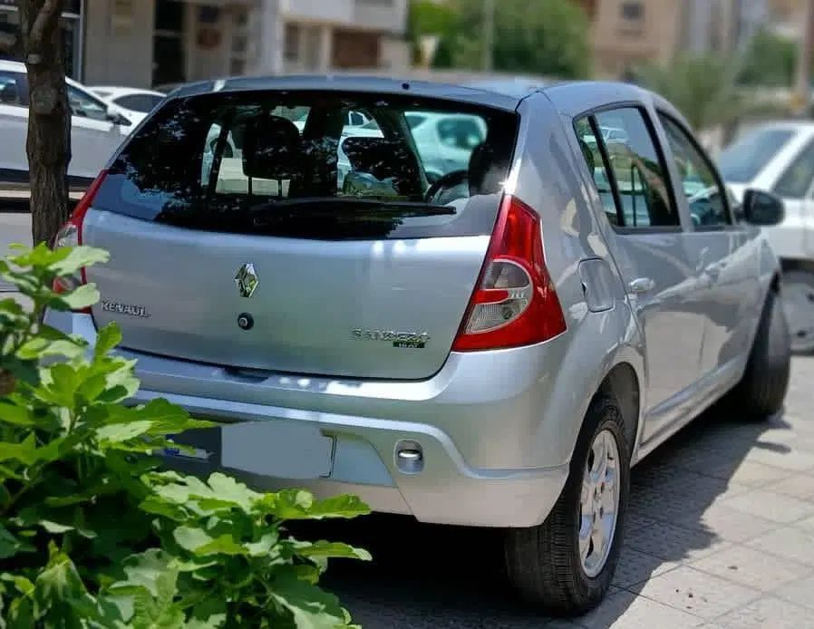 رنو ساندرو اتوماتیک - 1395