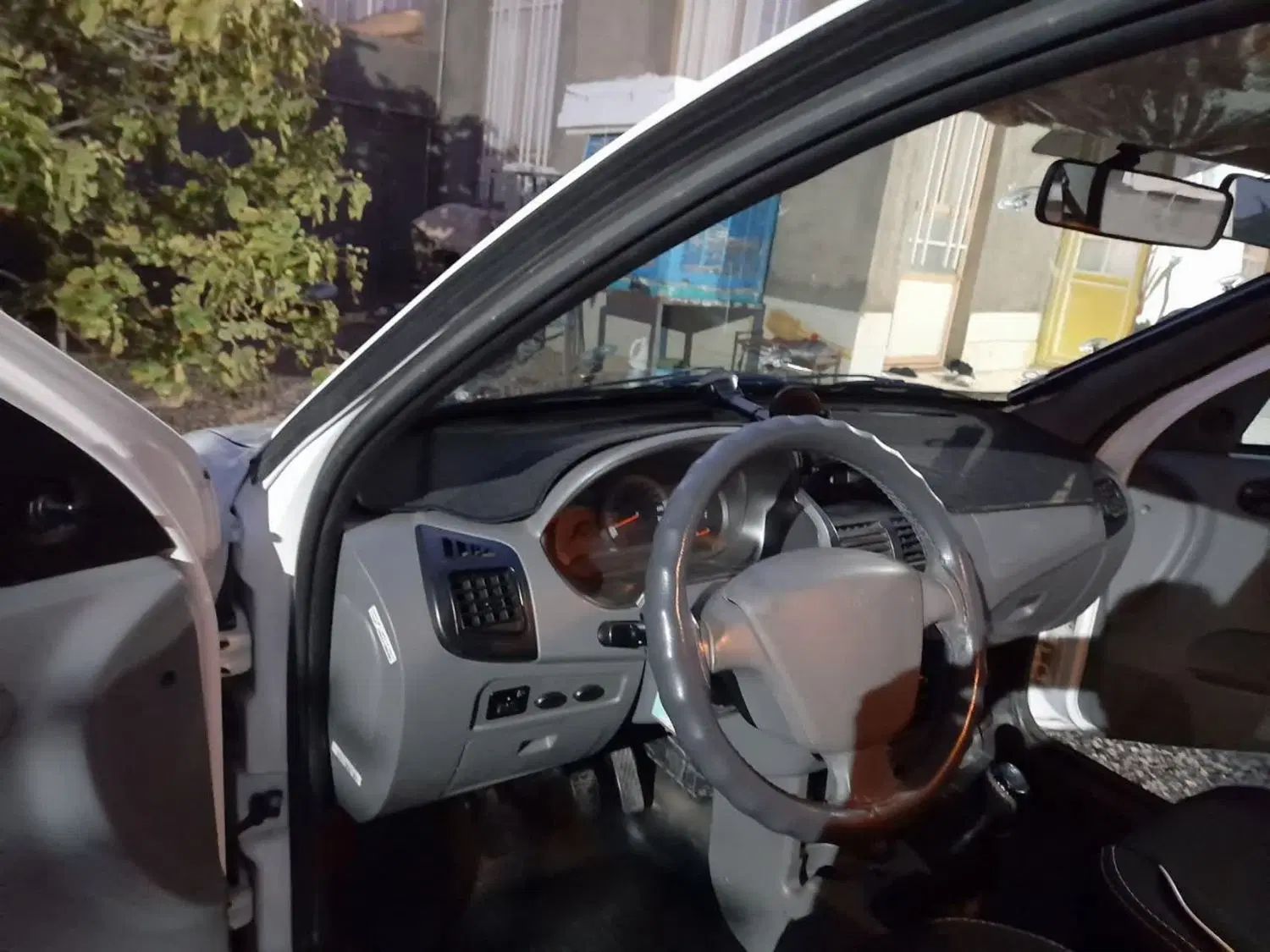 تیبا صندوق دار SX - 1399
