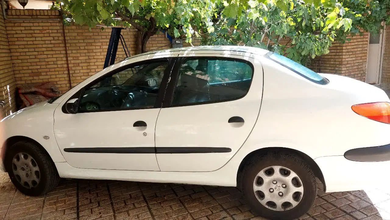 پژو ۲۰۶ صندوق دار v8 - 1389