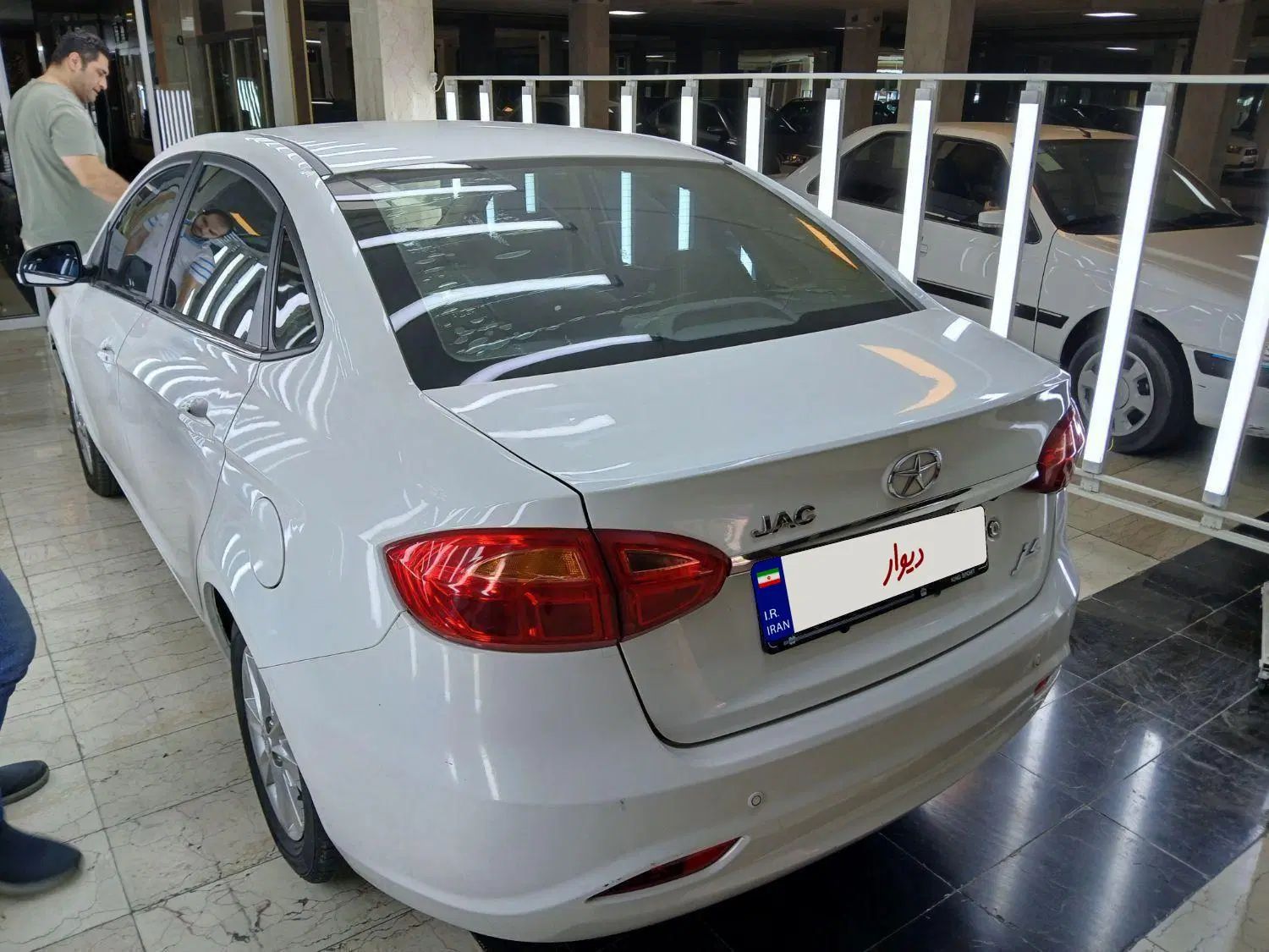 جک J4 اتوماتیک ساده - 1398