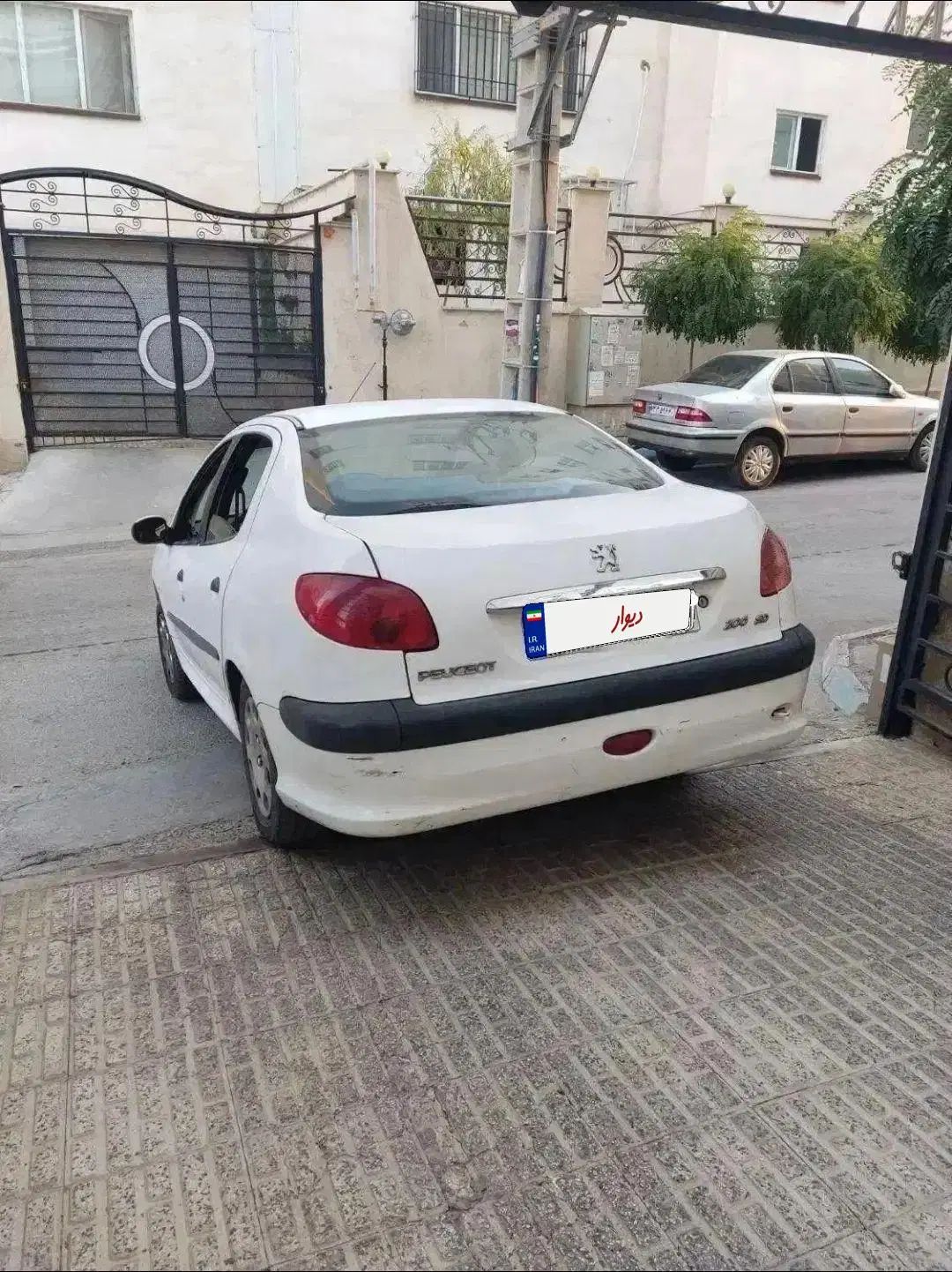 پژو ۲۰۶ صندوق دار v8 - 1390