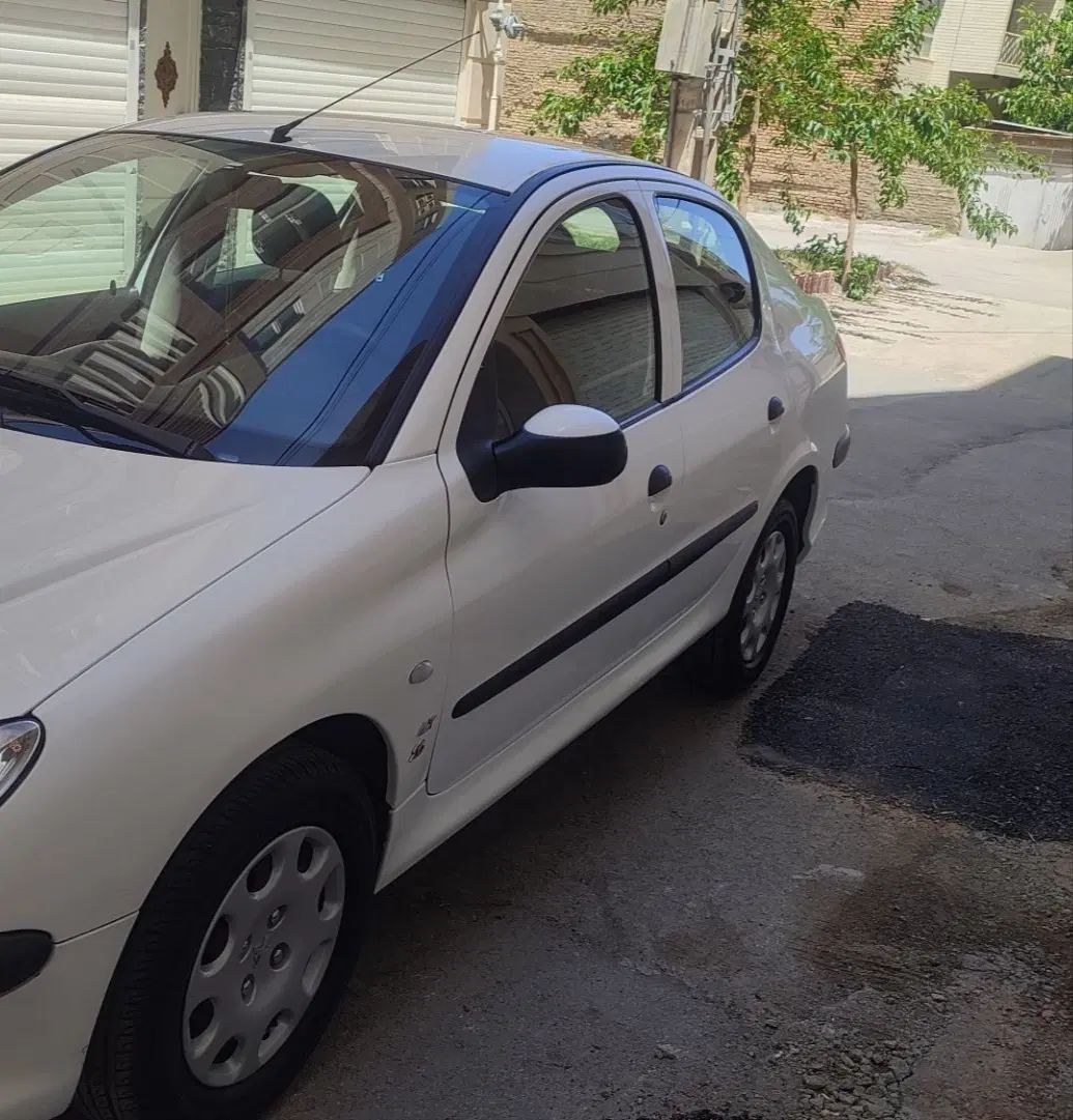 پژو ۲۰۶ صندوق دار v8 - 1391