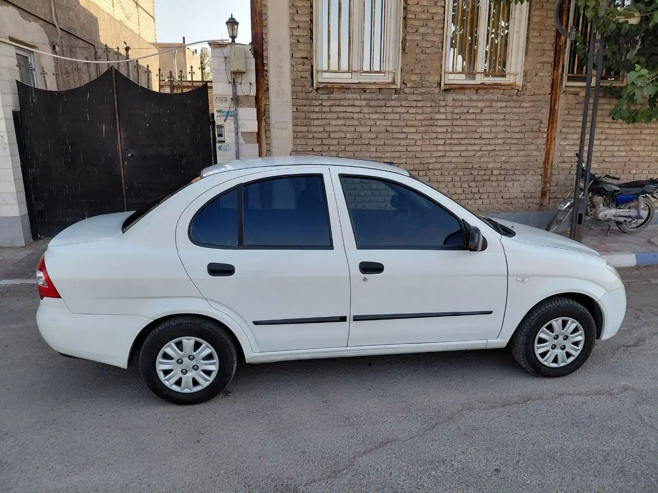 تیبا صندوق دار SX - 1400