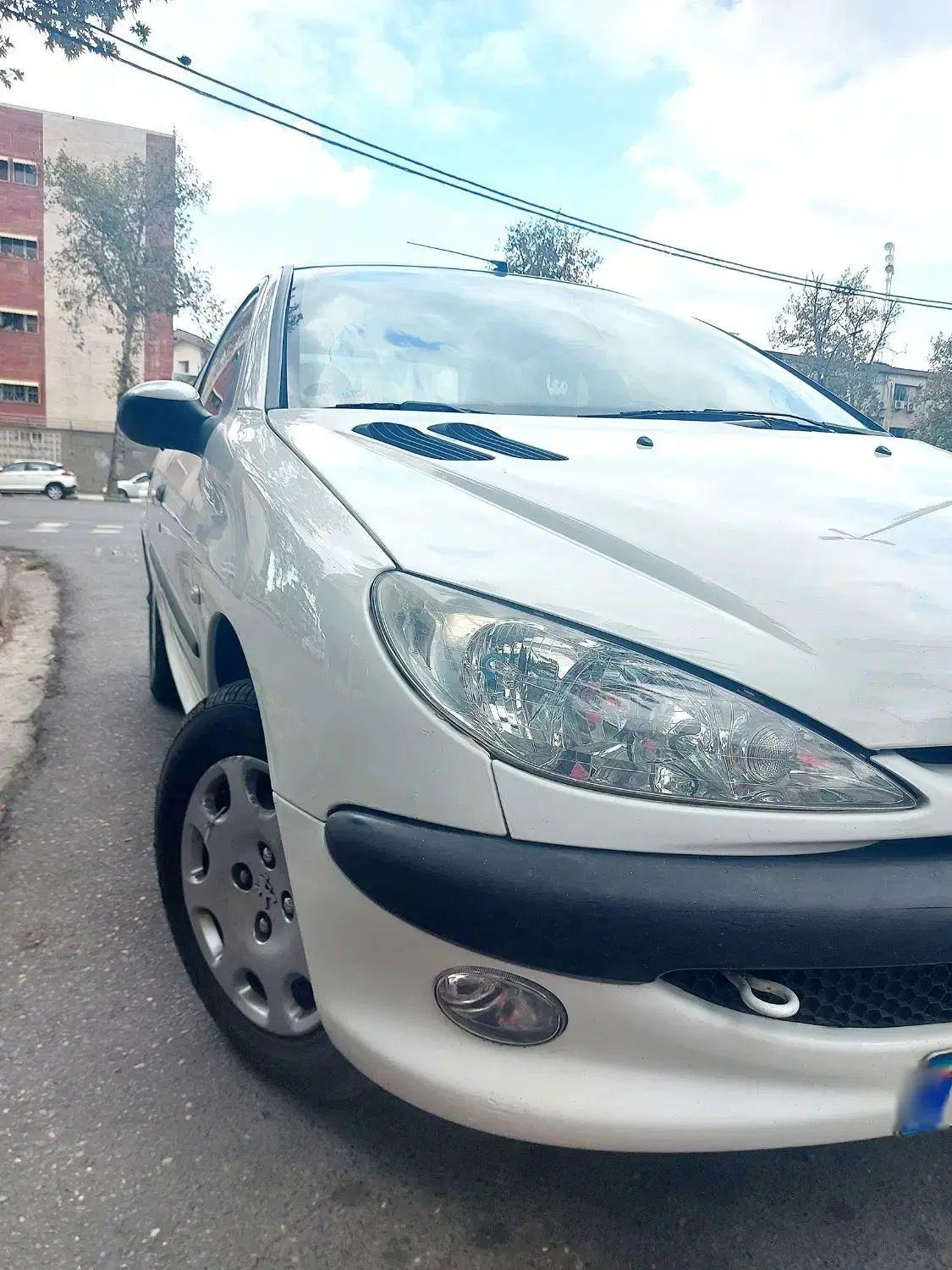پژو ۲۰۶ صندوق دار v8 - 1396
