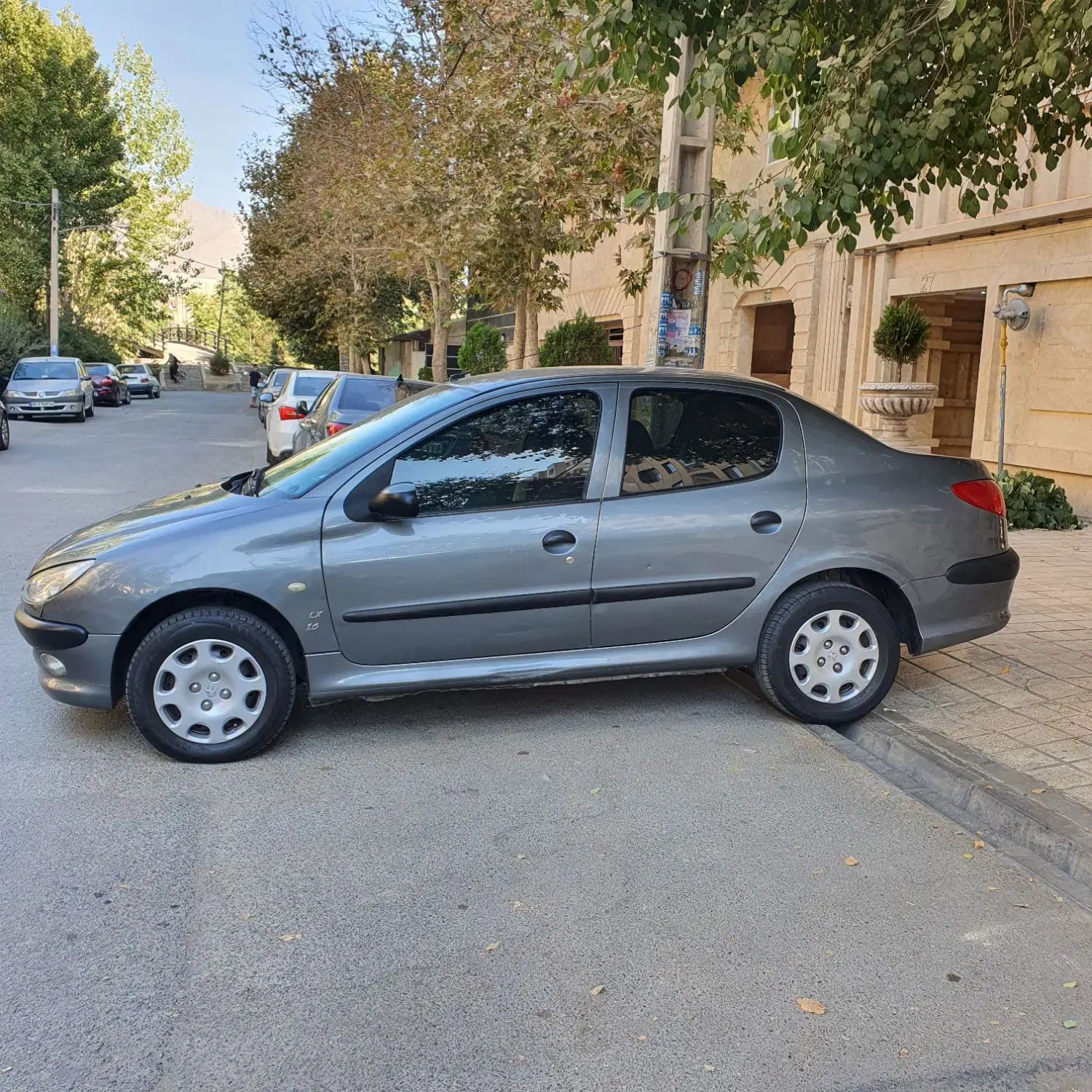 پژو ۲۰۶ صندوق دار v8 - 1391