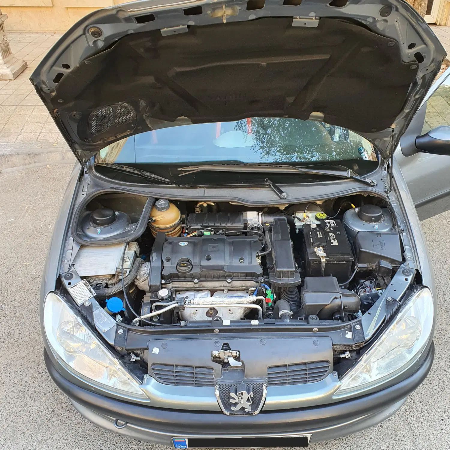 پژو ۲۰۶ صندوق دار v8 - 1391