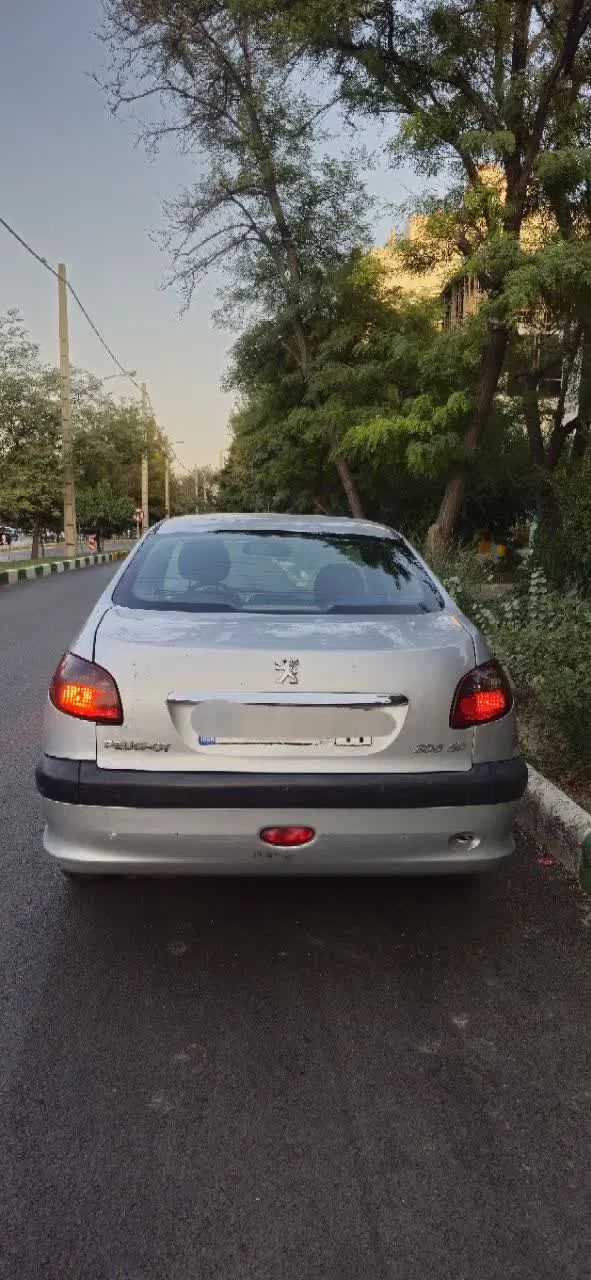 پژو ۲۰۶ صندوق دار v8 - 1386