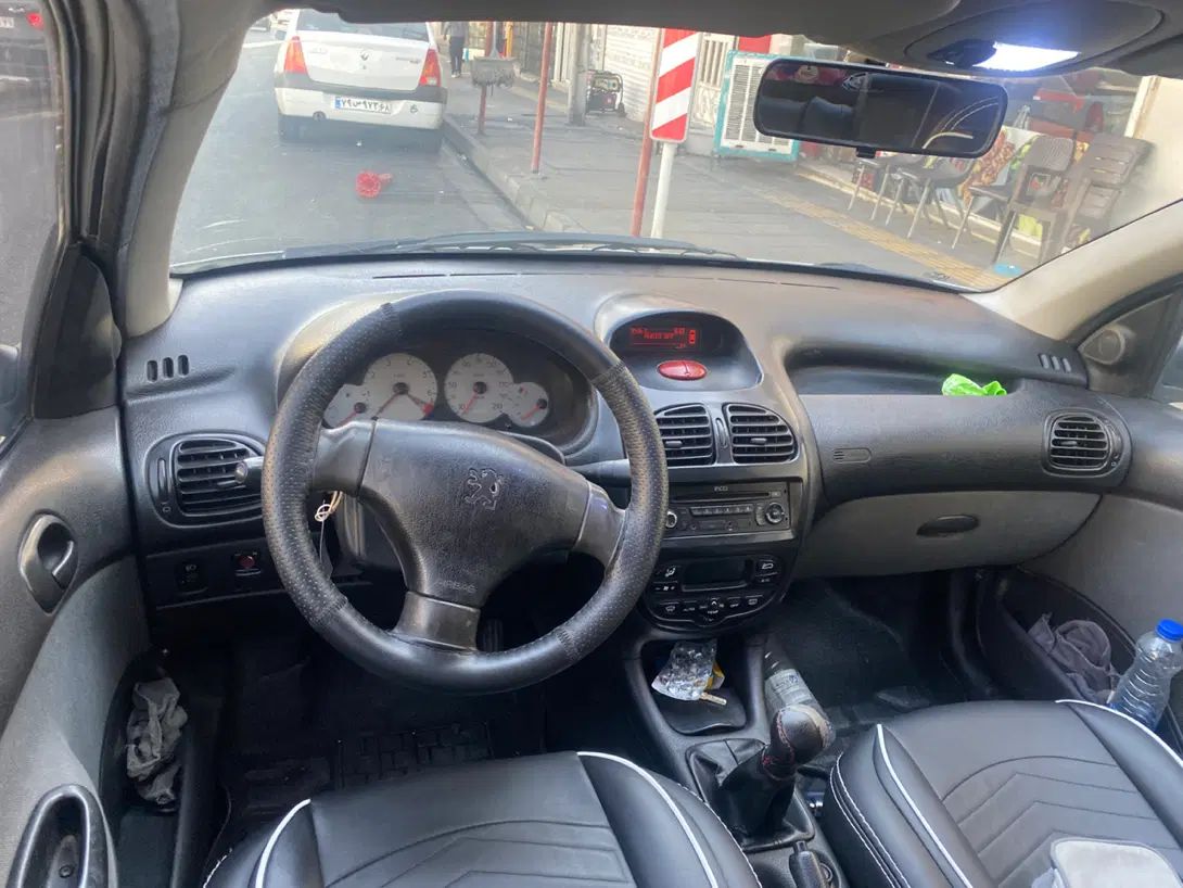پژو ۲۰۶ صندوق دار v8 - 1396