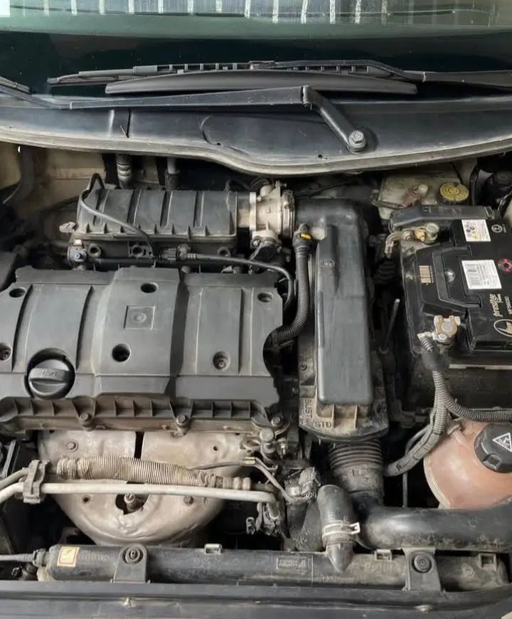 پژو ۲۰۶ صندوق دار v8 - 1389