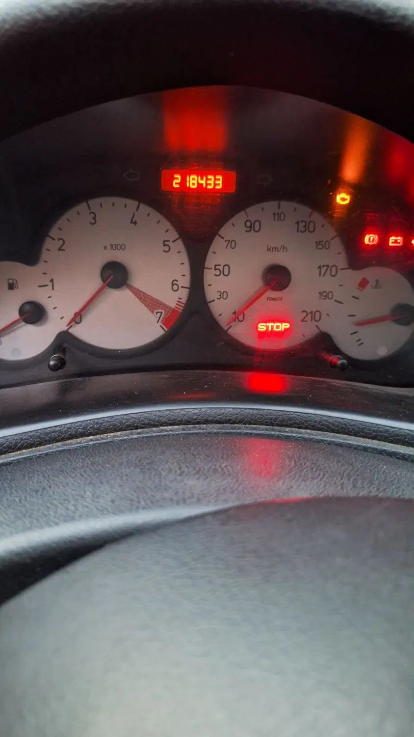 پژو ۲۰۶ صندوق دار v8 - 1393