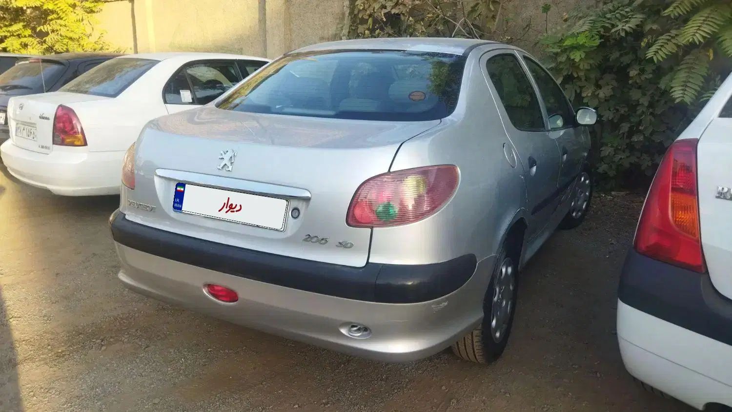 پژو ۲۰۶ صندوق دار v8 - 1392