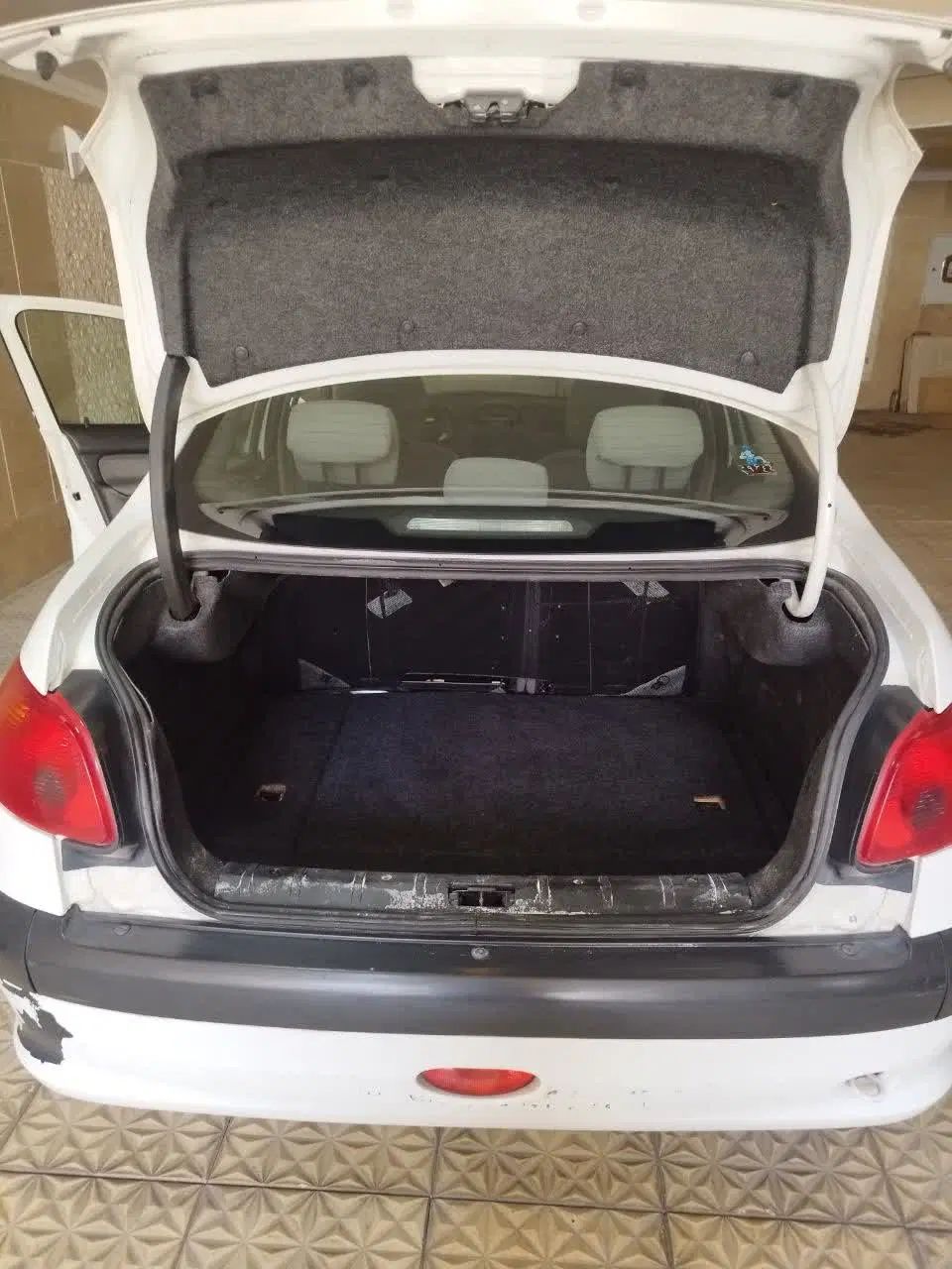 پژو ۲۰۶ صندوق دار v8 - 1390