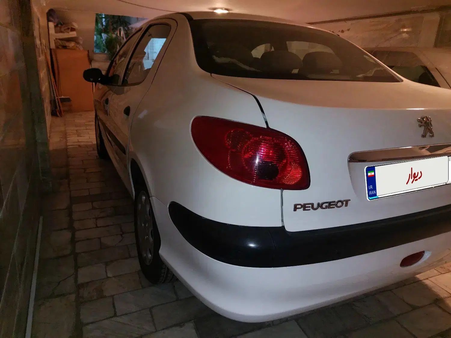 پژو ۲۰۶ صندوق دار v8 - 1394