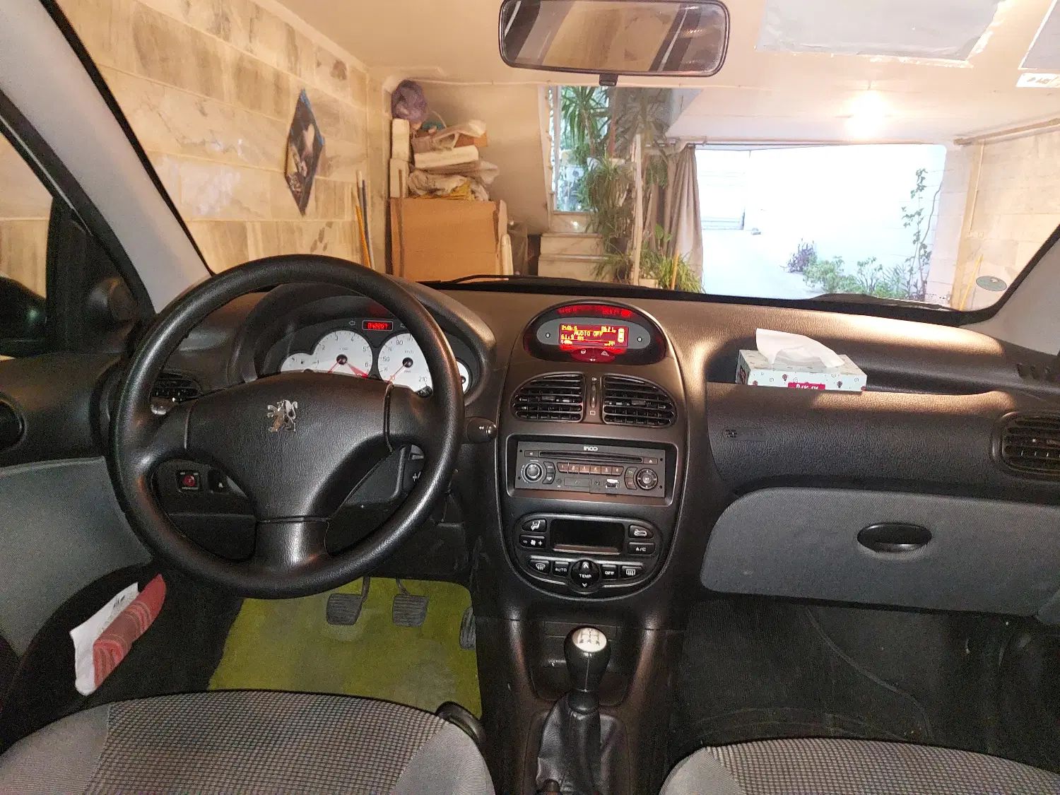پژو ۲۰۶ صندوق دار v8 - 1394