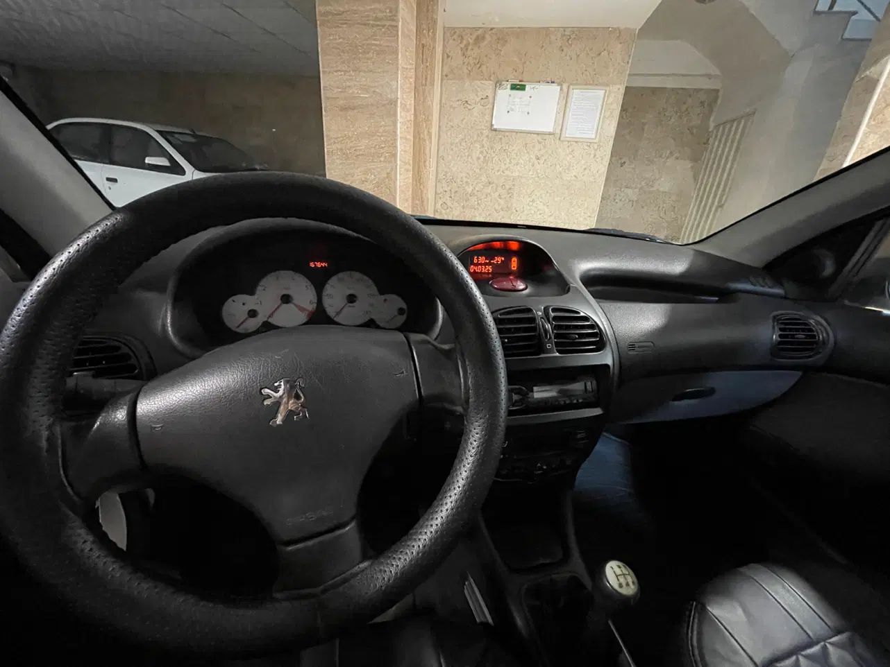 پژو ۲۰۶ صندوق دار v8 - 1392
