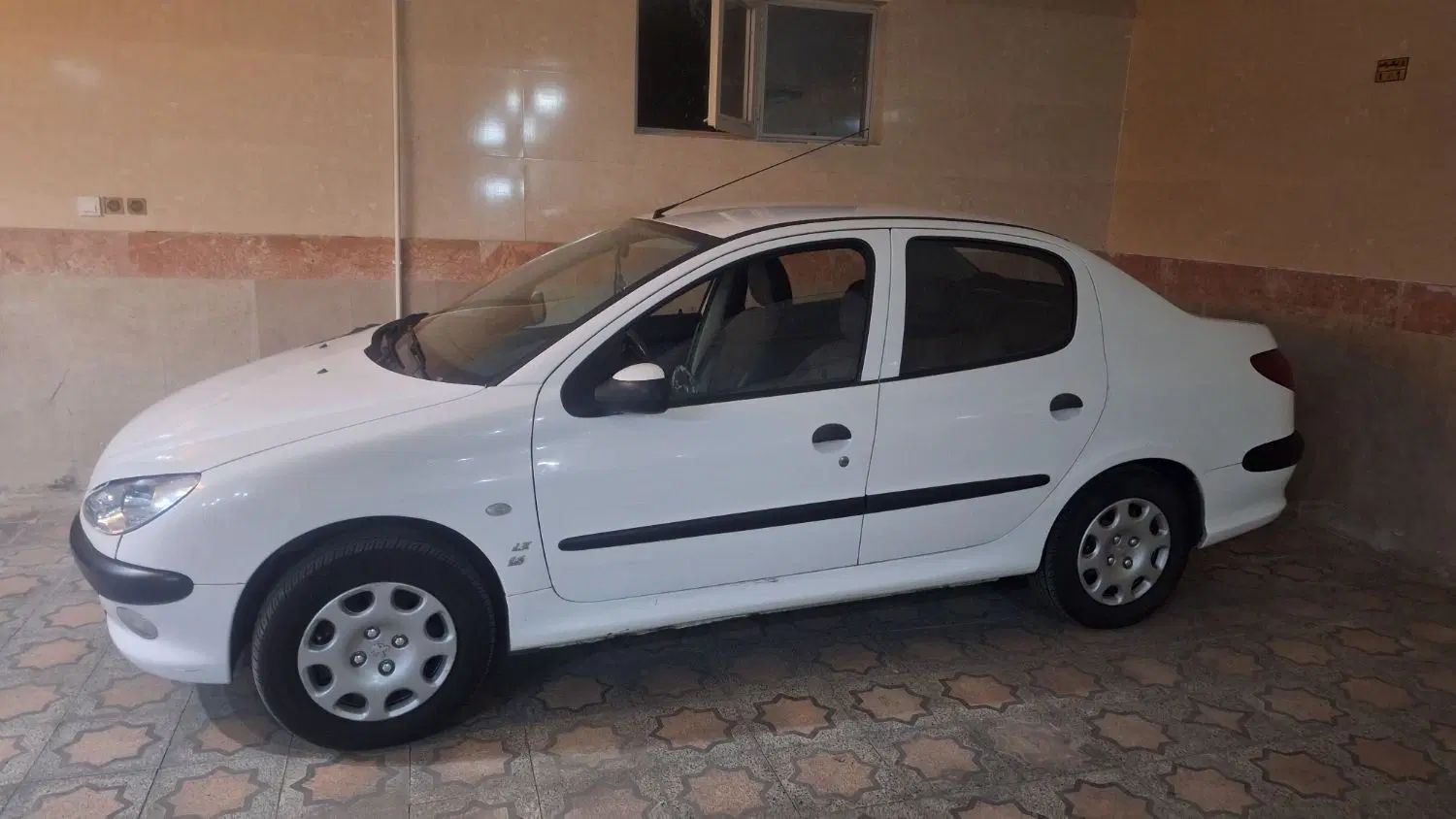 پژو ۲۰۶ صندوق دار v8 - 1397
