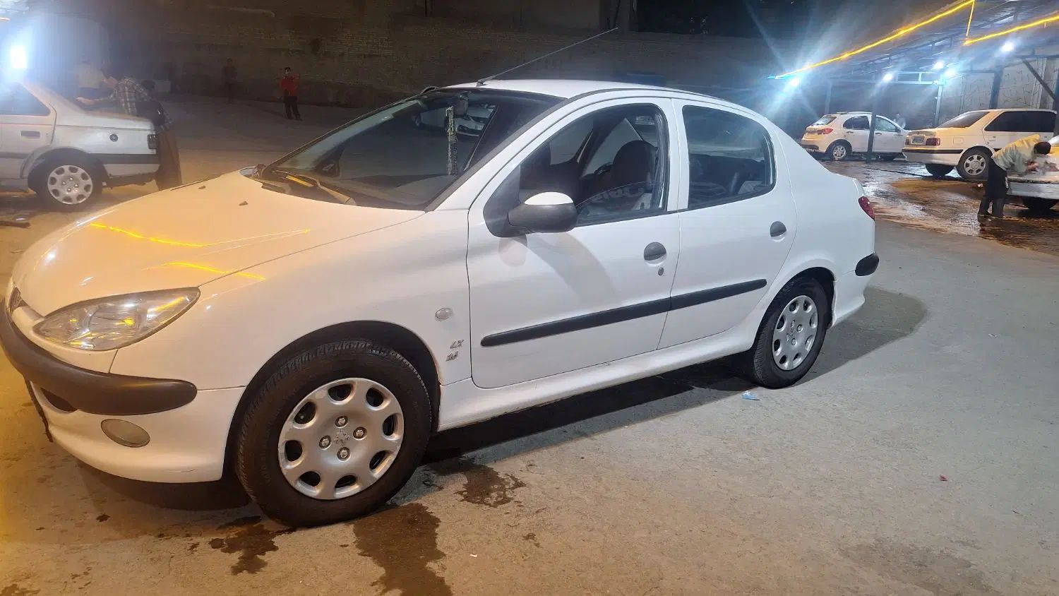 پژو ۲۰۶ صندوق دار v8 - 1397