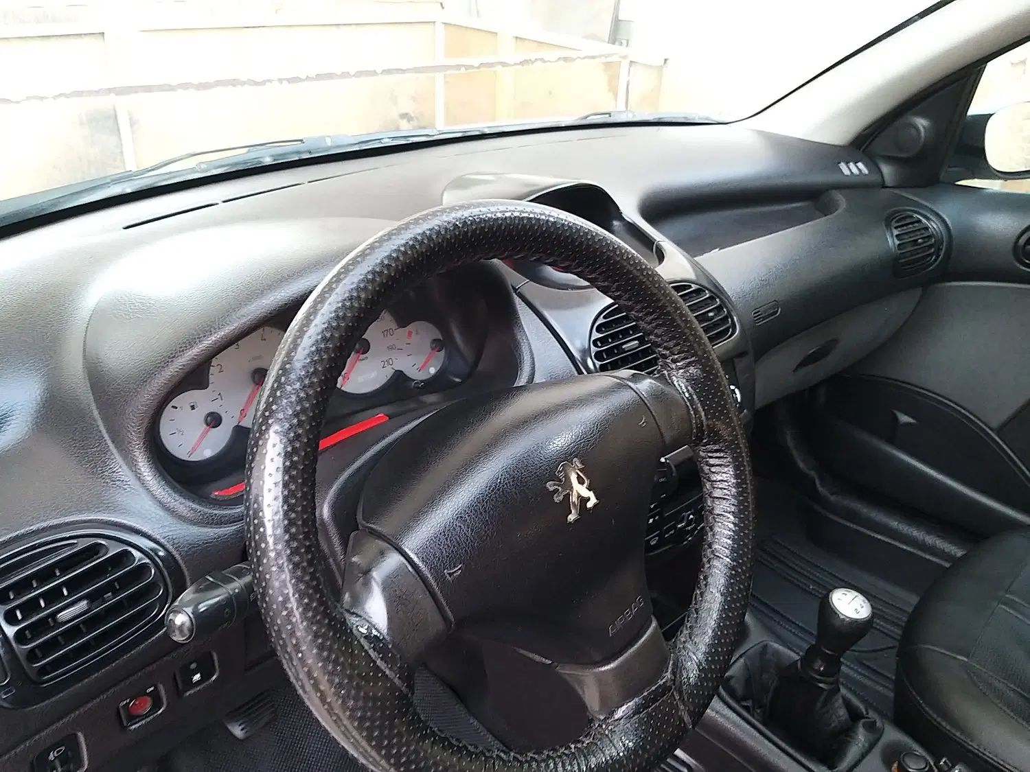 پژو ۲۰۶ صندوق دار v8 - 1393