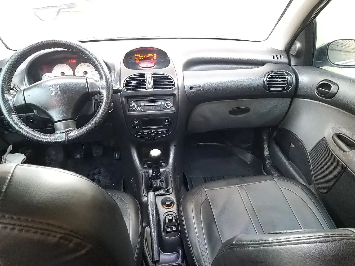 پژو ۲۰۶ صندوق دار v8 - 1393